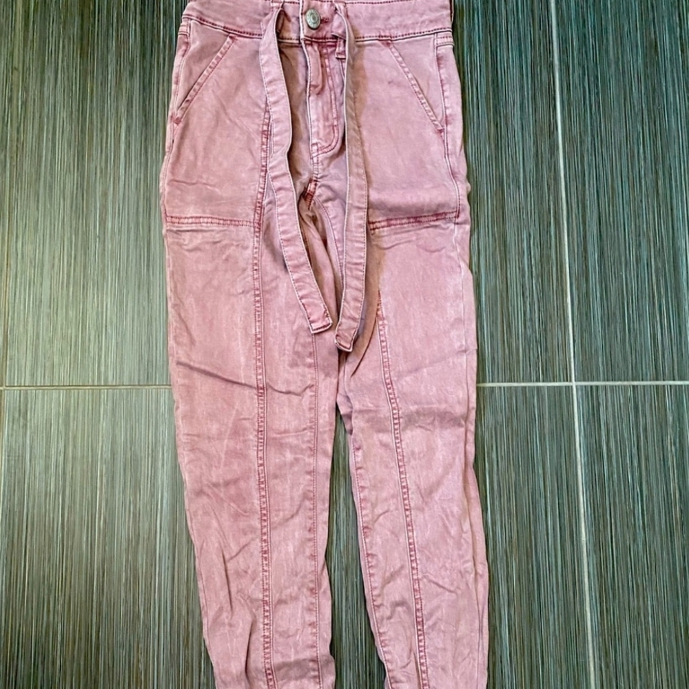 **3/$60** BUNDLE & & SAVE!!! American Eagle Jeans
